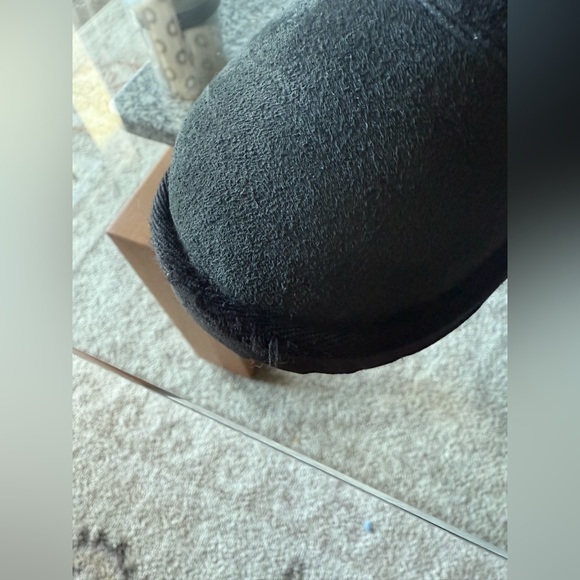 UGG® Bailey Bow II Boot - Big Kid - Black size 5Y - Picture 3 of 10